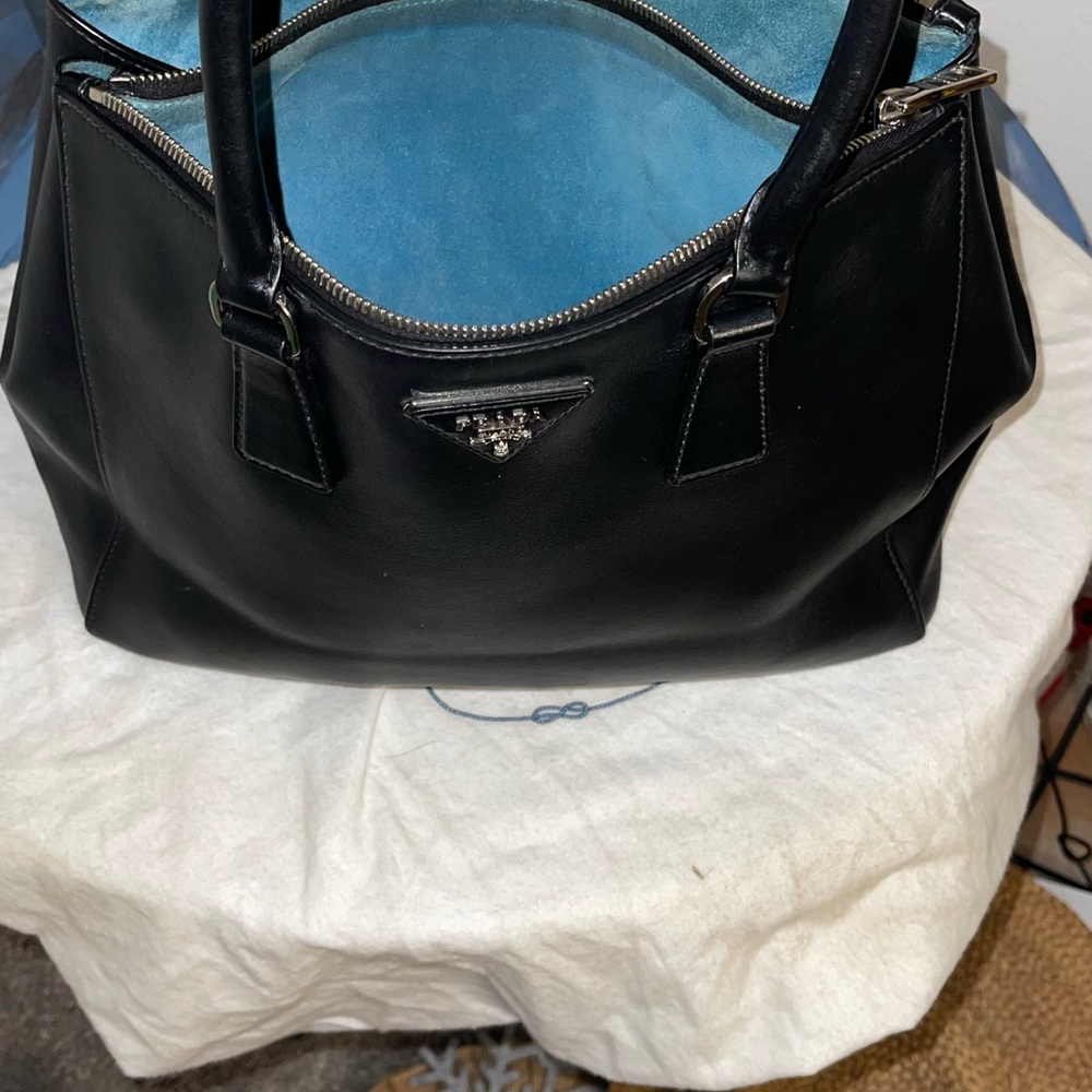 Sold - Vintage Prada purse with 2 zipper compartments - Picture 8 of 16